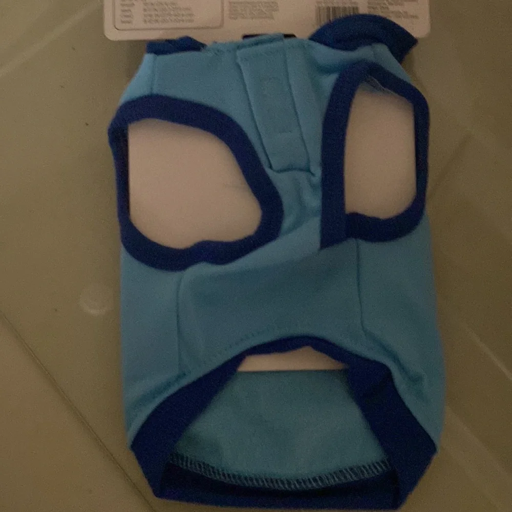 NEW Pet Hoodie Pet Apparel Boots & Barkley Fits mist Cats & small Dogs.